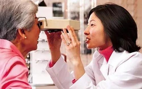 老花眼鏡怎么配更好？