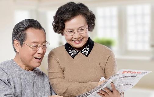 中老年人配老花鏡，記著這3點(diǎn)益于眼健康